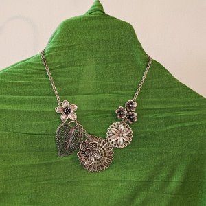 Premier Designs floral necklace